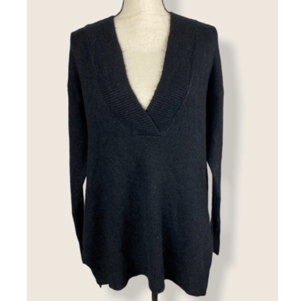 RDI Deep V-Neck Tunic Knit Split Hem Sweater NWT